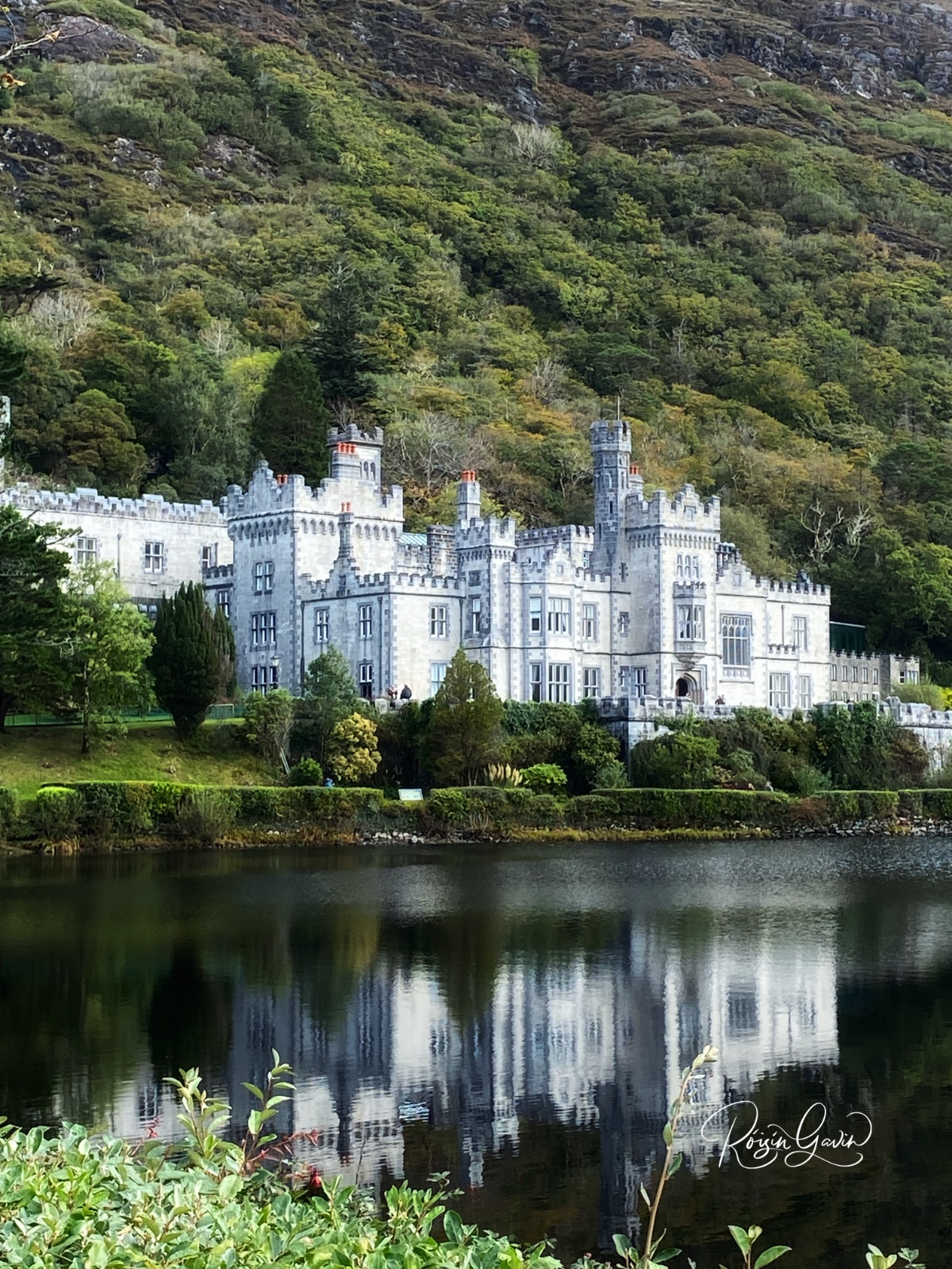 Autumn at Kylemoreabbey print